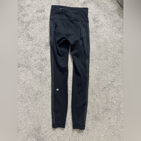 Women’s Lululemon High Waisted Laser Cut Leggings - Black - Size 2 - Picture 2 of 3